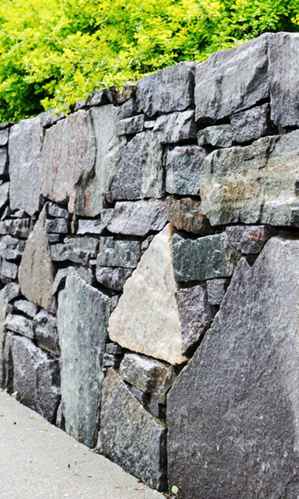 Dry Stone Wall Built With Natural Flagstones and Wallstones in Toowoomba, QLD